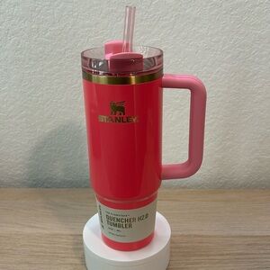 THE STANLEY PINK PARADE QUENCHER H2.0 | 30 OZ